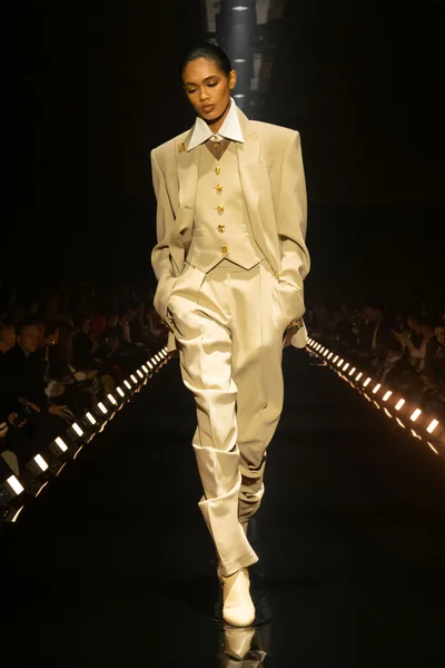 Look 1